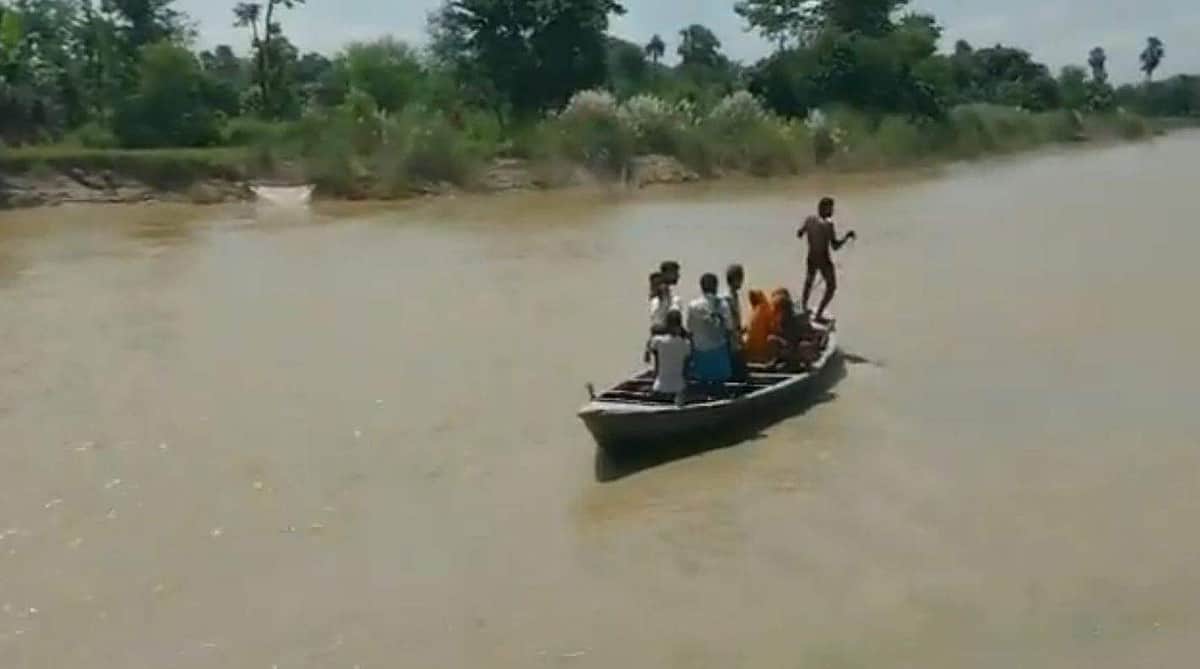 பிகாரில் படகு கவிழ்ந்து விபத்து: 16 மாணவர்கள் மாயம்!