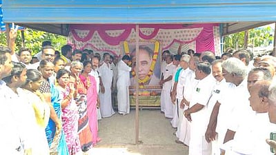 ஊத்தங்கரையில்  அண்ணா  பிறந்த நாள் விழா