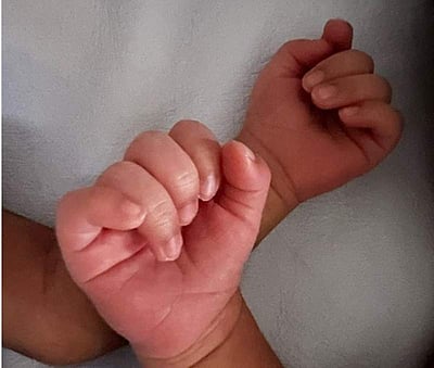 பிரபல சீரியல் நடிகைக்கு இரட்டைக் குழந்தைகள்!