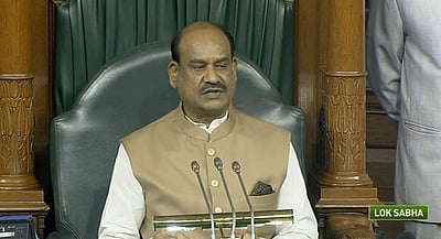 நாடாளுமன்ற சிறப்பு கூட்டத்தொடர் தொடங்கியது!