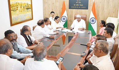 காவிரி: மத்திய நீர்வளத்துறை அமைச்சருடன் தமிழ்நாடு எம்.பி.க்கள் குழு சந்திப்பு!