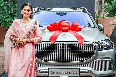 ரூ.3 கோடிக்கு சொகுசு கார் வாங்கிய டாப்ஸி!