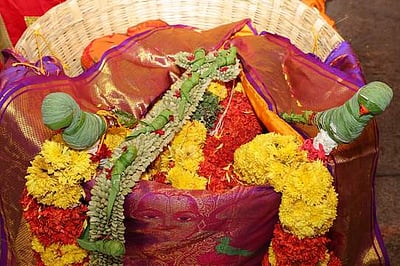 திருமலை ஏழுமலையானுக்கு ஆண்டாள் மாலை