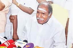தட்டச்சுத் தோ்வில் குழப்பம்:
முதல்வரிடம் புகாா்