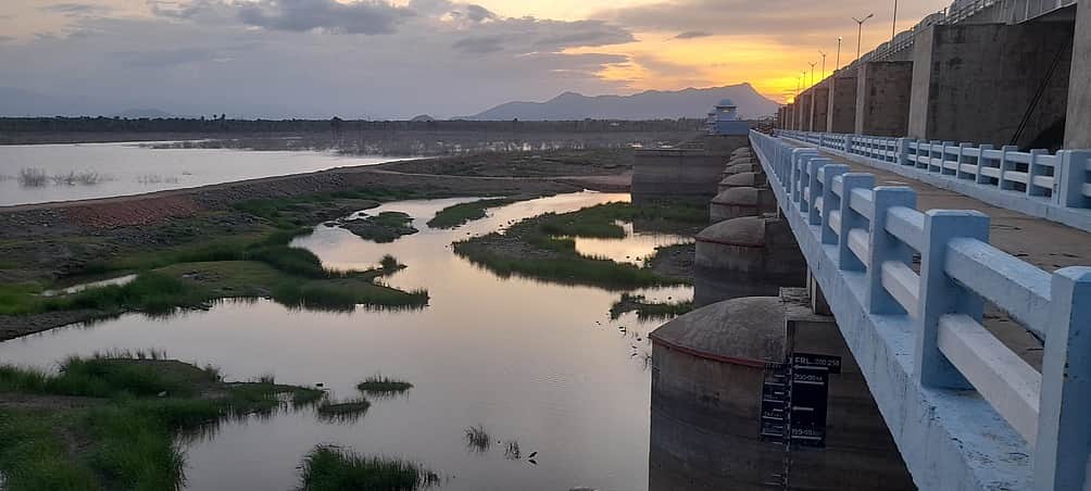 ரூ.90 கோடி செலவிட்டும் தூா்வாரப்படாத அழாகபுரி அணை!