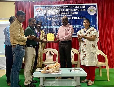 பெட் பொறியியல் கல்லூரியில் கருத்தரங்கம்