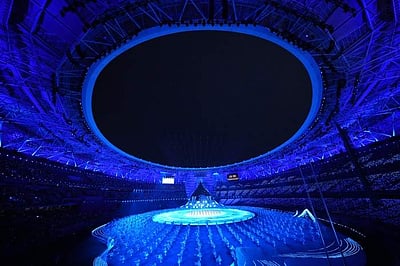 சீனாவில் கோலாகலமாகத் தொடங்கிய ஆசிய விளையாட்டுப் போட்டிகள்!