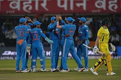 இந்தியா - ஆஸ்திரேலியா 2-வது ஒருநாள்: சாதனைத் துளிகள்!