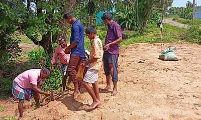 மகாத்மாவுக்காக காத்திருக்கிறோமா?