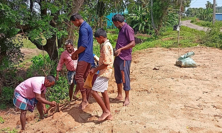 மகாத்மாவுக்காக காத்திருக்கிறோமா?