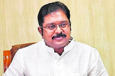 9 ஆண்டுகளுக்குப் பின்னா் அதிமுக தலைமை அலுவலகத்தில் டி.டி.வி.