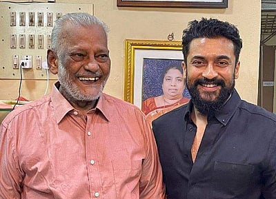 தன் ஆசிரியரை சந்தித்த சூர்யா!