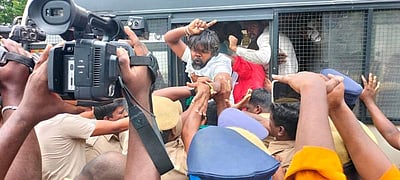 தஞ்சாவூர்: போராட்டத்தில் ஈடுபட வந்த 40 விவசாயிகள் வலுக்கட்டாயமாக கைது!