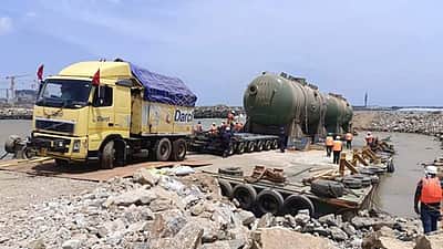 கூடங்குளம்: கடலில் சிக்கிய இரு நீராவி ஜெனரேட்டர்கள் மீட்பு!