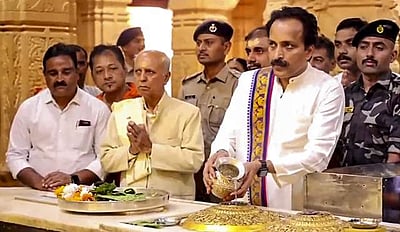 சோமநாதர் கோயிலில் இஸ்ரோ தலைவர் வழிபாடு!
