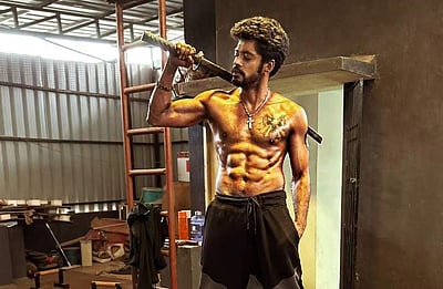 லியோ: சிக்ஸ் பேக் தோற்றத்தில் சாண்டி!