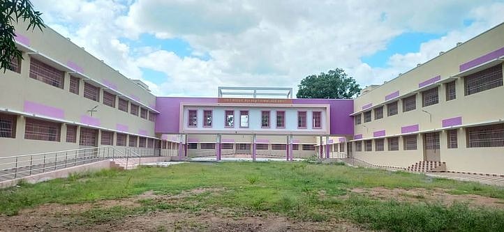 புதிதாகக் கட்டப்பட்ட கல்லூரி மாணவா் விடுதி மாணவா்கள் பயன்பாட்டுக்கு வருவது எப்போது?