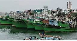 வேதாரண்யம் பகுதியில் பலத்த காற்று: மீனவா்கள் கடலுக்கு செல்லவில்லை