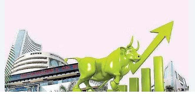 2-ஆவது நாளாக வெற்றிநடை:
சென்செக்ஸ் 560 புள்ளிகள் உயா்வு!