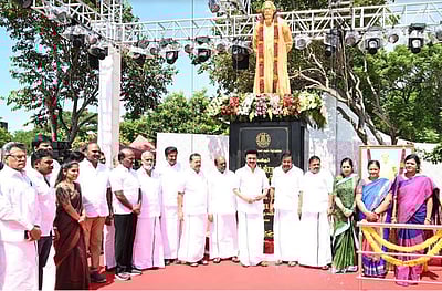 ரவீந்திரநாத் தாகூர் சிலையை திறந்துவைத்தார் முதல்வர் ஸ்டாலின்