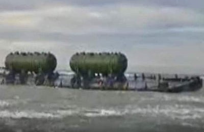 கூடங்குளம் அணுஉலைக்கு ஜெனரேட்டர் ஏற்றிவந்த மிதவை படகு  தரைதட்டியது!