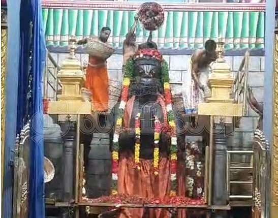 புத்தாண்டு பிறப்பு: நாமக்கல் ஆஞ்சனேயருக்கு 7 டன் மலர்களால் அபிசேகம்