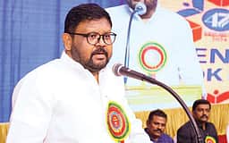 அதிமுகவிலிருந்து வைகைச்செல்வன் விலகல்! தவெகவில் இணைகிறாரா?