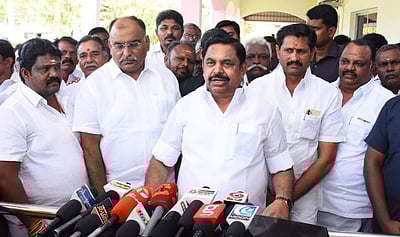 வயநாடு நிலச்சரிவு: அதிமுக ரூ.1 கோடி நிதியுதவி!