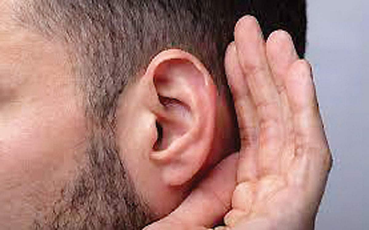 ஆயுள் காக்கும் ஆயுர்வேதம்: காது கேளாமை பிரச்னைக்கு தீர்வு என்ன?