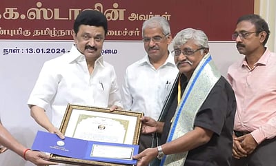 சுப.வீரபாண்டியனுக்கு பெரியார் விருது: முதல்வர் ஸ்டாலின் வழங்கினார் 