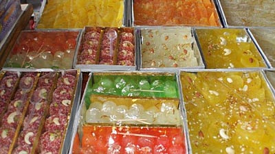 அயோத்தி ராமர் நிவேதனம்: 56 வகையான ஆக்ரா பேட்டா!