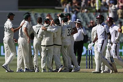 முதல் டெஸ்ட்: தடுமாறும் மேற்கிந்தியத் தீவுகள்; வலுவான நிலையில் ஆஸ்திரேலியா!