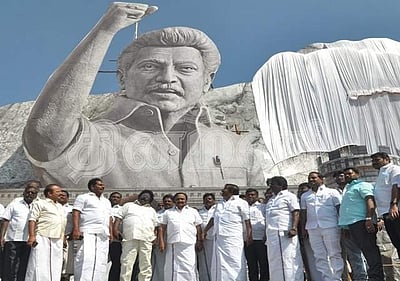 சேலத்தில் தயாராகும் திமுக இளைஞரணி மாநாட்டுத் திடல் (புகைப்படங்கள்)