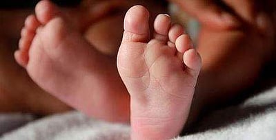 பேருந்து நிலையத்தில் தூங்கிய தாய், கடத்தப்பட்ட குழந்தை!