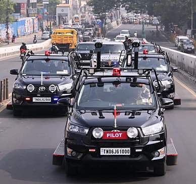 முதல்வருக்கு நவீன வசதிகளுடன் 6 புதிய பாதுகாப்பு வாகனங்கள்