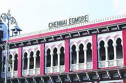 எழும்பூா் ரயில் நிலையத்தில்
சுற்றித்திரிந்த 3 சிறுமிகள் மீட்பு