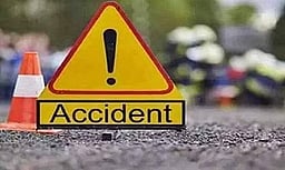 இருசக்கர வாகனம் மீது பேருந்து மோதி பெண் பலி