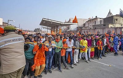அயோத்தி ராமர் கோயிலில் 2 பக்தர்கள் பலி!