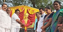 மொழிப்போா் தியாகி சின்னசாமி சிலைக்கு மாலை