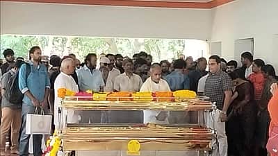 லோயர்கேம்ப்பில் பாடகி பவதாரணி உடல்: இளையராஜா வருகை