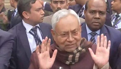 பச்சோந்திகளுக்கே போட்டி நிதீஷ்குமார்: காங்கிரஸ் தலைவர்