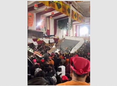 தில்லி: கல்காஜி கோயிலில் மேடை இடிந்து விழுந்ததில் பெண் பலி, 17 பேர் காயம்