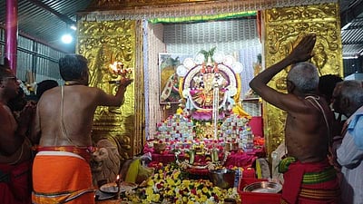 மண்ணச்சநல்லூர் பகவதி அம்மன் கோயிலில் ரூபாய் நோட்டுகளால் அலங்காரம்