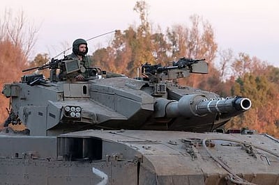 உள்நாட்டில் தயாரான 
முதல் பீரங்கி இன்ஜின் சோதனை