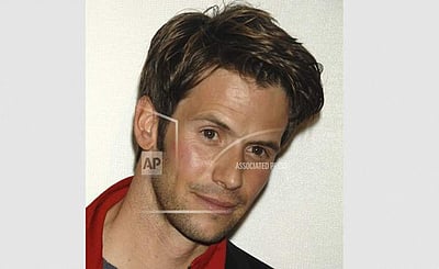 விமான விபத்தில் நடிகர் கிறிஸ்டியன் ஆலிவர், அவரது 2 மகள்கள் உள்பட 4 பேர் பலி