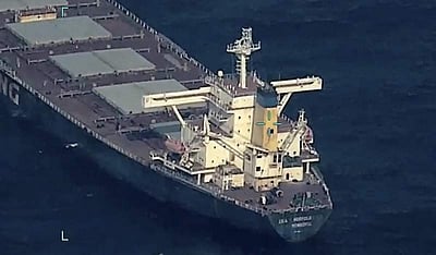 சோமாலியா கடலில் கடத்தப்பட்ட கப்பல் மீட்பு: புகைப்படங்கள் வெளியீடு