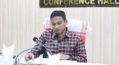 பள்ளி நிகழ்ச்சியில் 35 மாணவர்கள் திடீர் மயக்கம்!