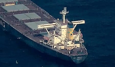 கடலில் நிகழ்த்தும் சாதனை!