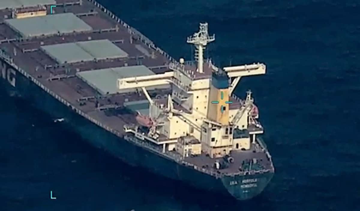 கடலில் நிகழ்த்தும் சாதனை!