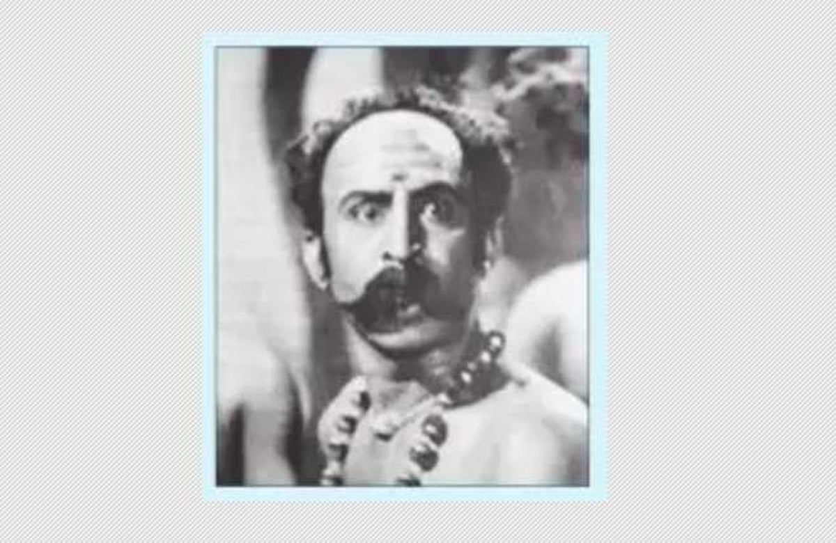 ரசிக்கும் சீமான்!